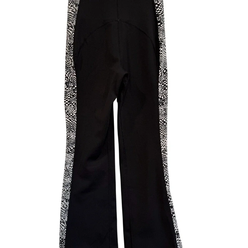 Free People Movement Checkmate Flare Leggings Black White Stripe Pants Sz XS - Picture 14 of 16